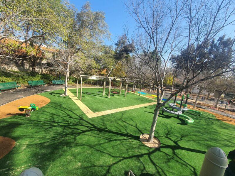 יתרונות דשא סינטטי לעומת דשא טבעי